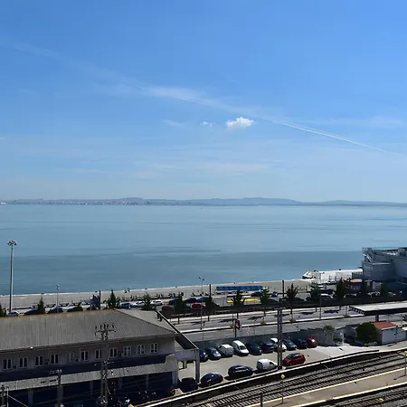 Apolonia 7f - Lisbonbreaks Lisbon